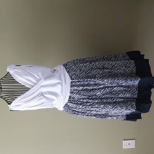 SILK CLUB Collection Skirt, size 10, 30% silk, and 70% cotton.